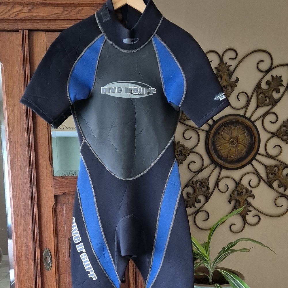 Men's Black and Blue Wetsuit